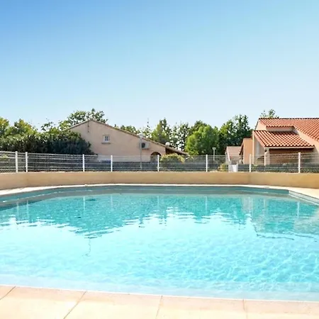 Piscine Proche *